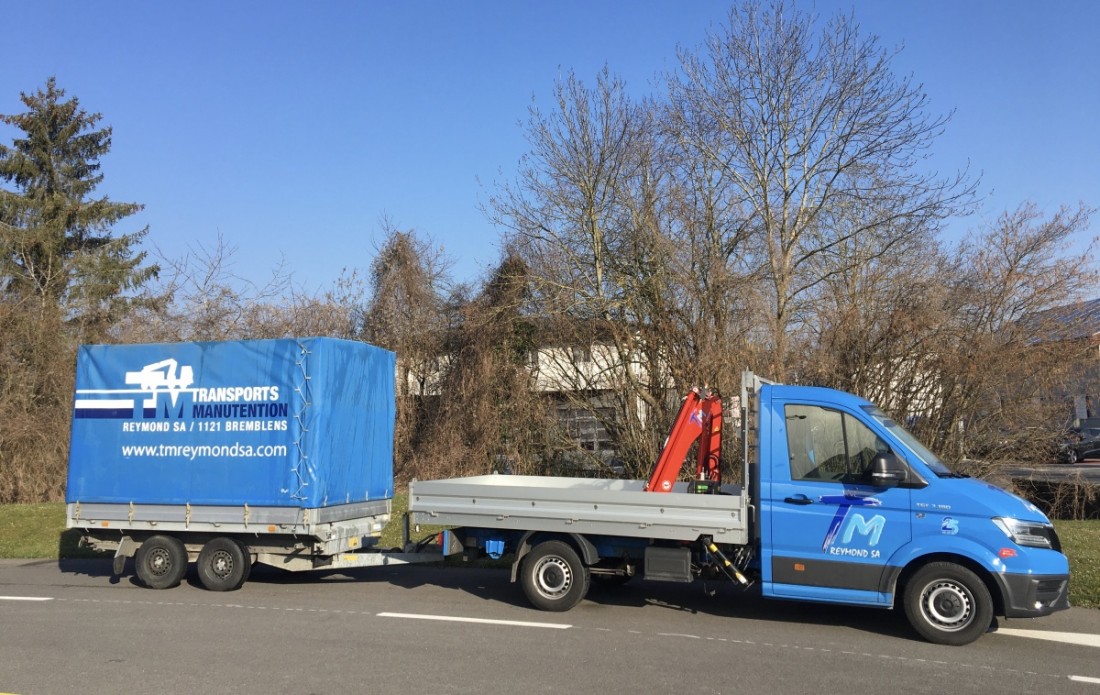 Camionnette TGE + remorque bâchée